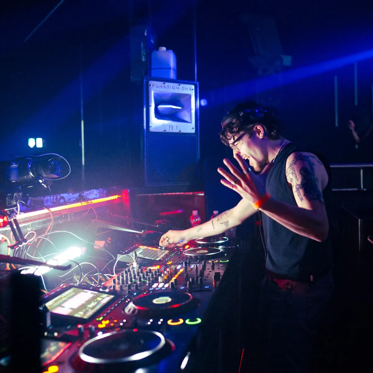 Baalsaal: Keeping Hamburg's underground alive everday via its respected in-house label Jeudi Records. Raw house vibes at the core.