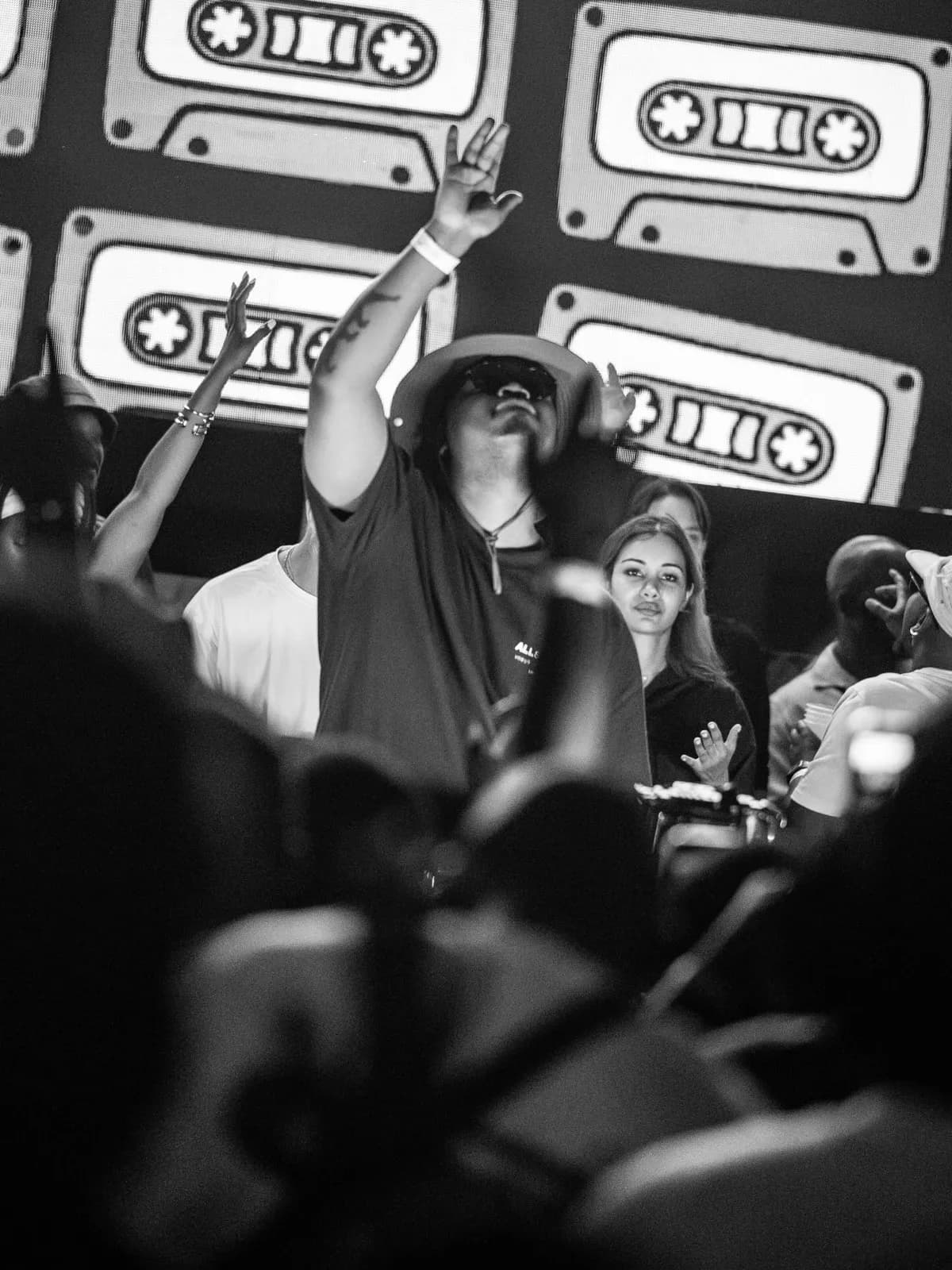 Soulful house essence in 2026: Deep grooves, gospel vocals, and warm dancefloor healing. Sunday serenity hits different