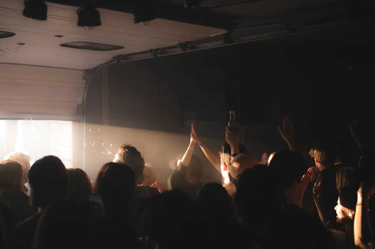 Horst does not build a crowd. It builds a community.