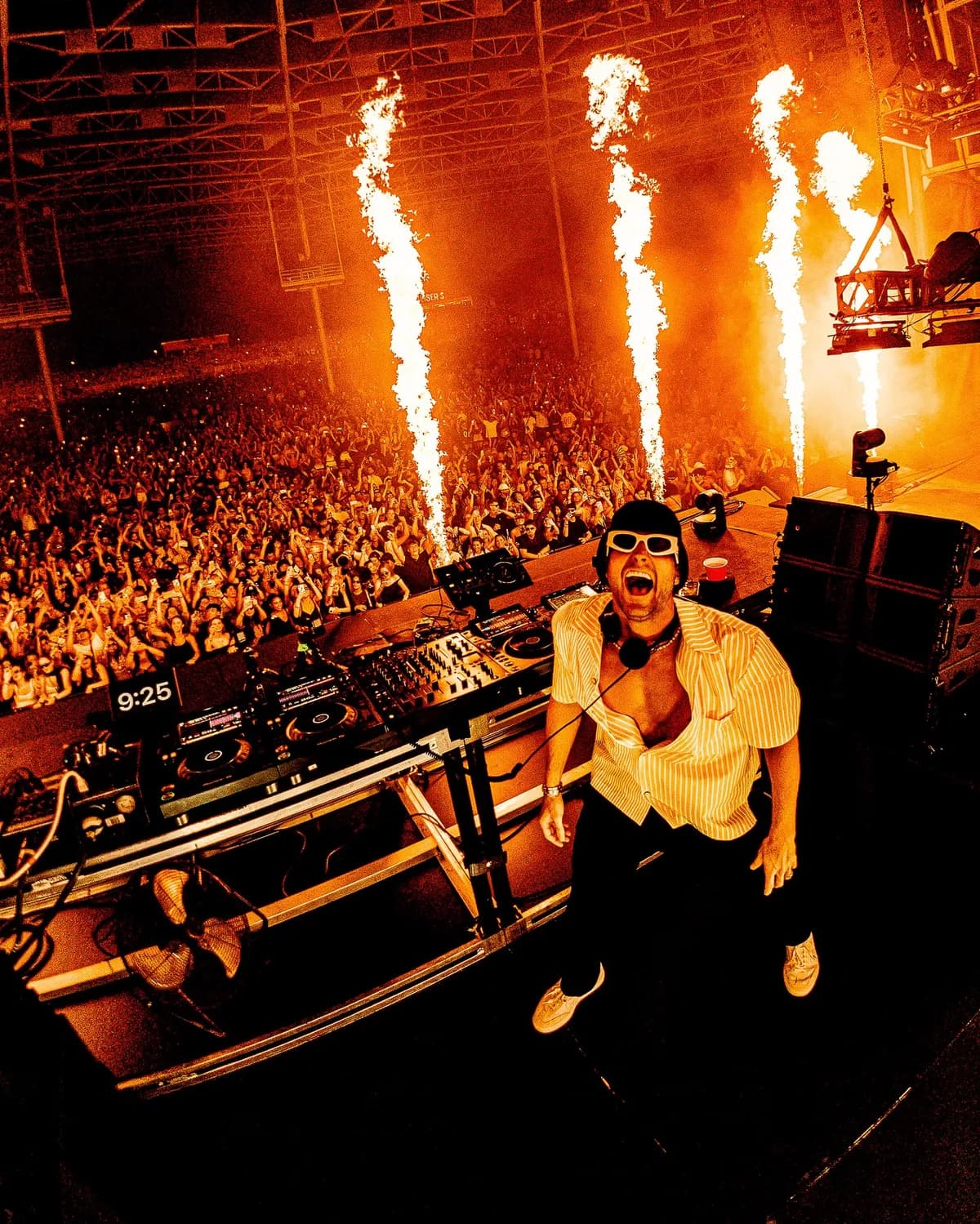 FISHER at the kineticFIELD and the person next to you is a stranger right now but in four minutes you will be best friends for life.