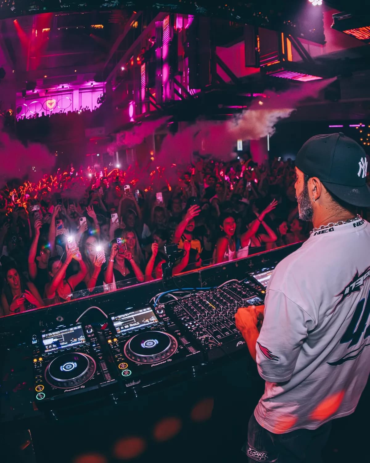 Armand Van Helden, back in Rotterdam. Somehow this forest was not ready.