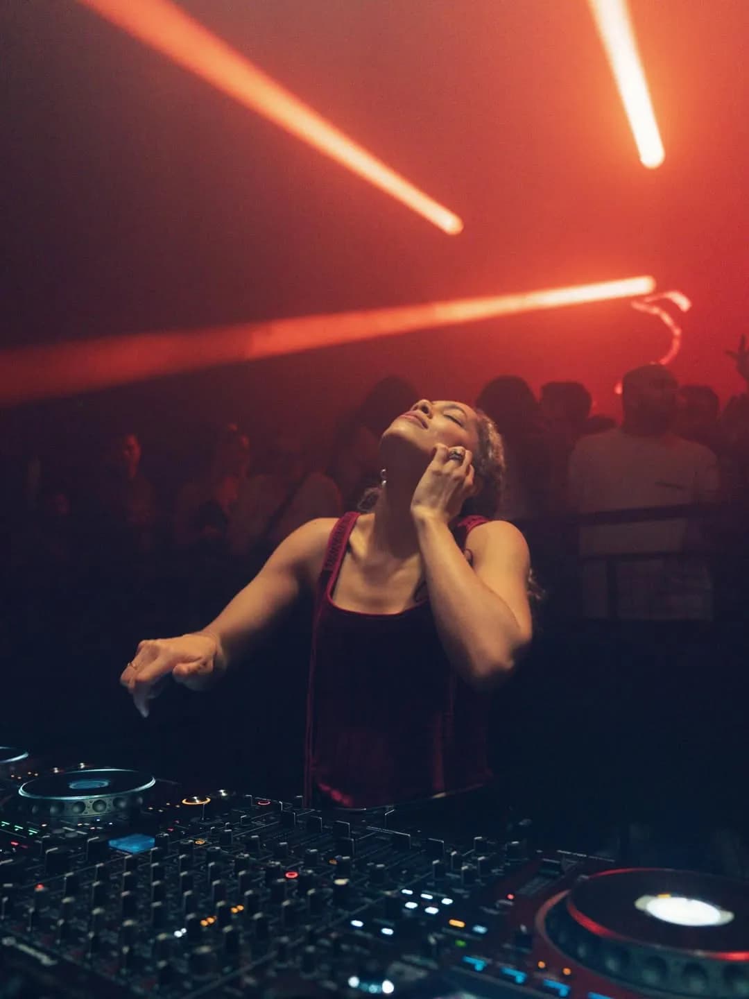 Jayda G doing what she does best. Pure dancefloor energy, zero ego, and house music that hits every single time. Glitterbox opening night May 15.