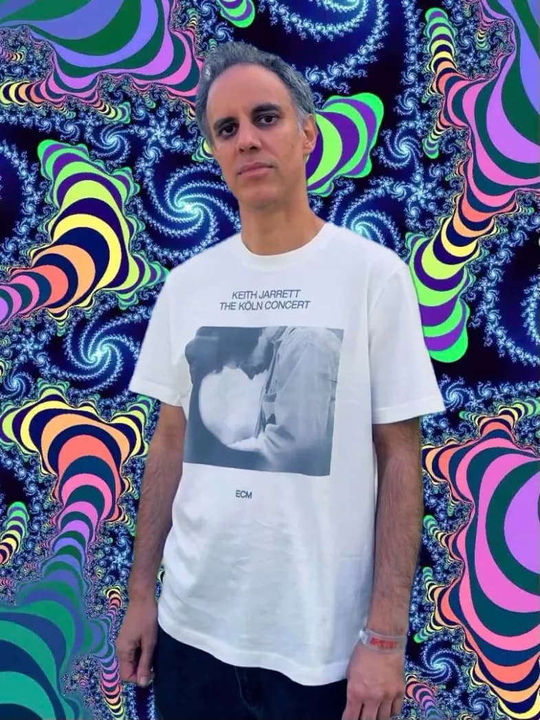 When Four Tet drops that first track, the whole room knows they’re in for something timeless.