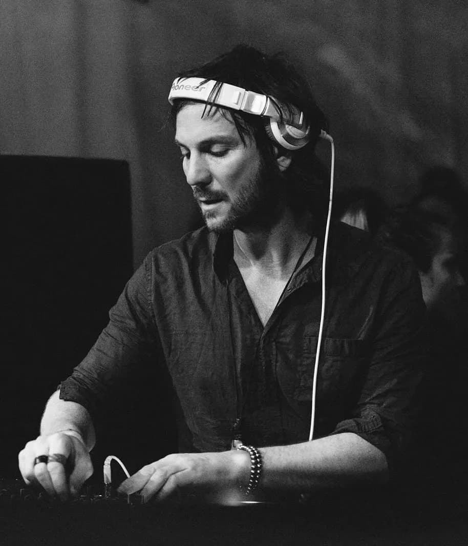Deep grooves and timeless emotion in every set. Philipp Jung created moments that stayed with people forever.