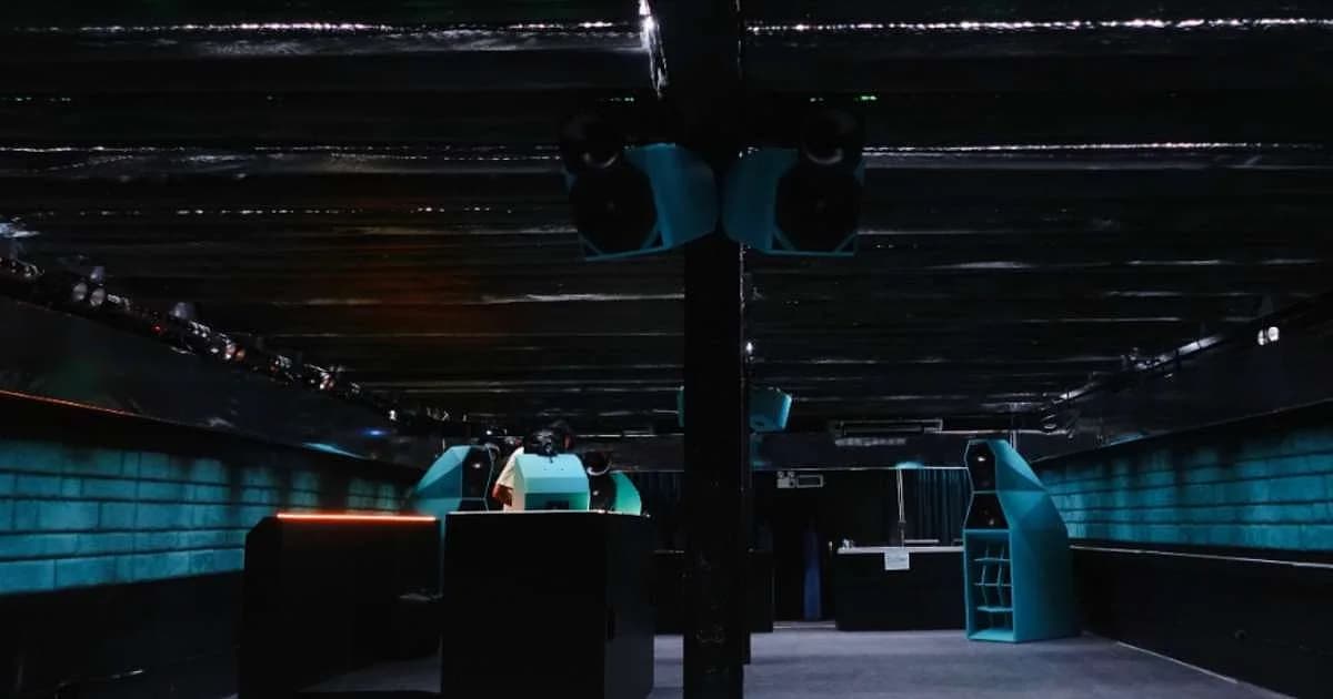 Cuốn Club Room, Unmute's fourth-floor techno space in Hanoi.