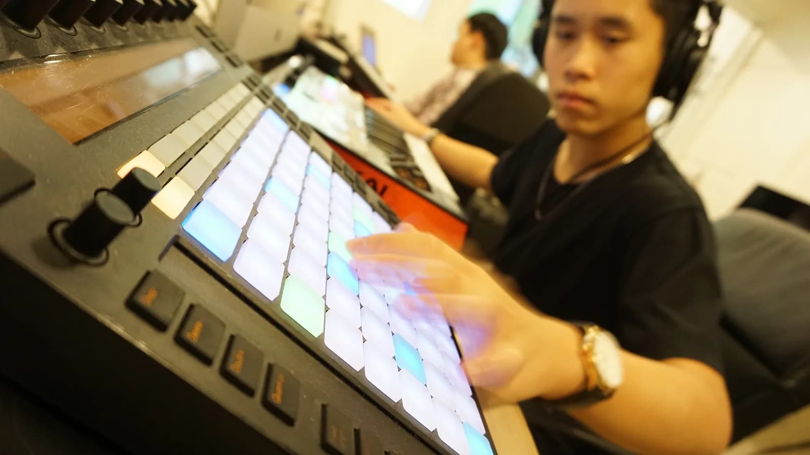 Production and DJ classes run side by side at InEarBeat's Bangkok studio.
