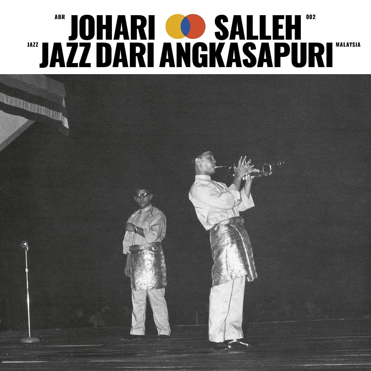 Johari Salleh performing on trumpet during his RTM years, from the archival photography included with Jazz Dari Angkasapuri.