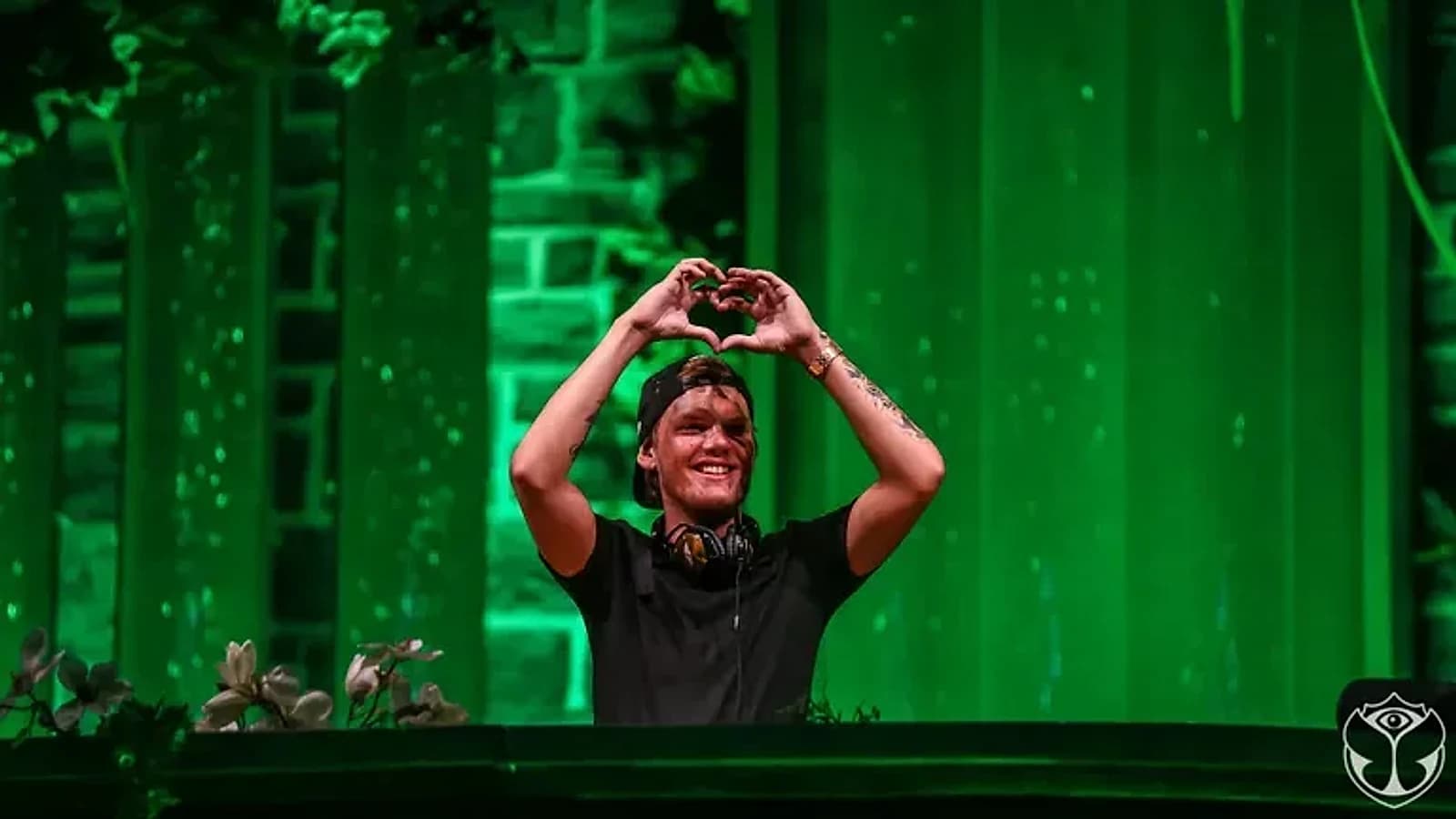 Article cover: Tomorrowland to Bring Back ‘The Avicii Tribute’ Experience 