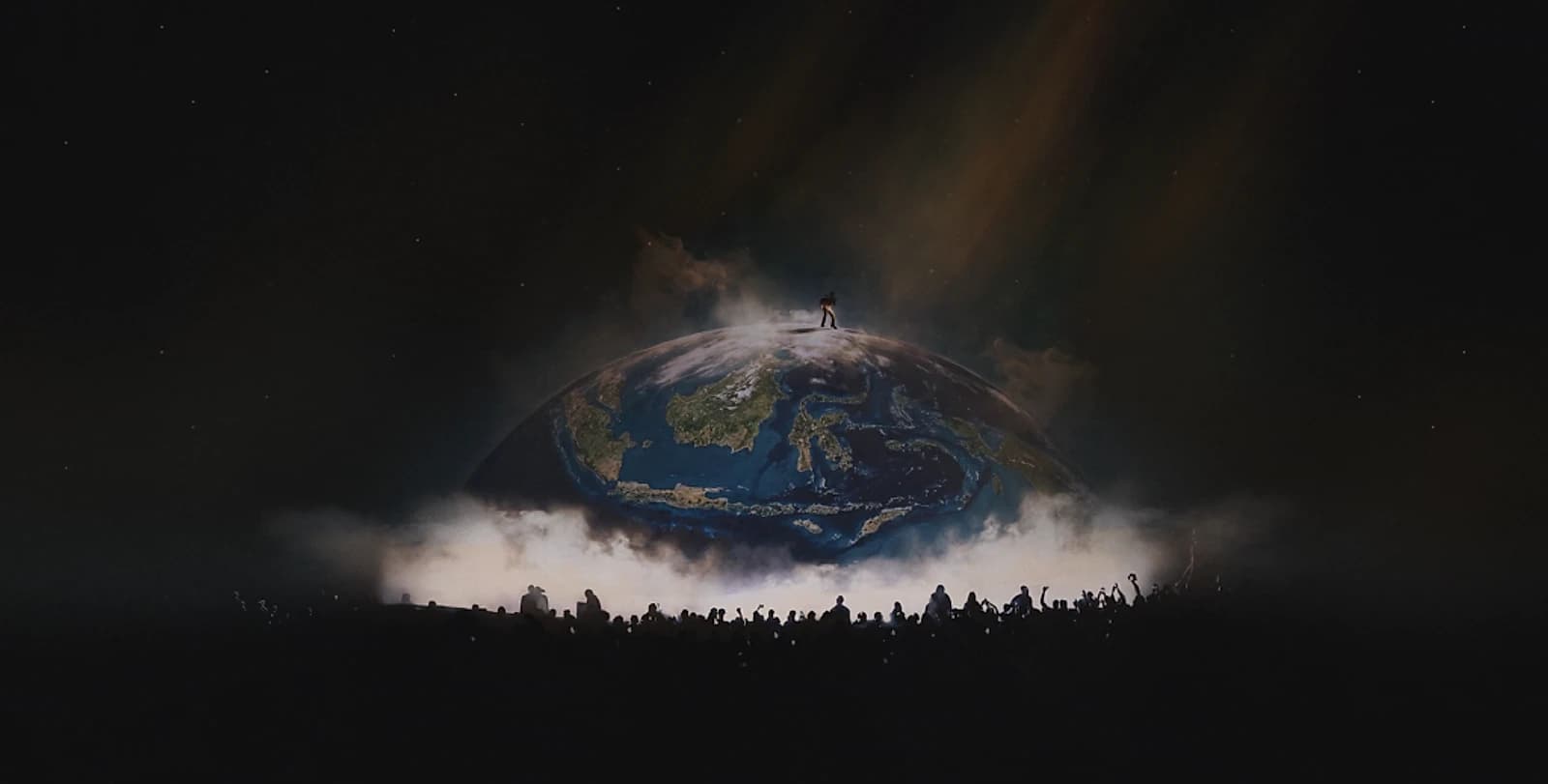 Ye's Globe Stage production, the 360-degree set that landed at Gelora Bung Karno on October 24