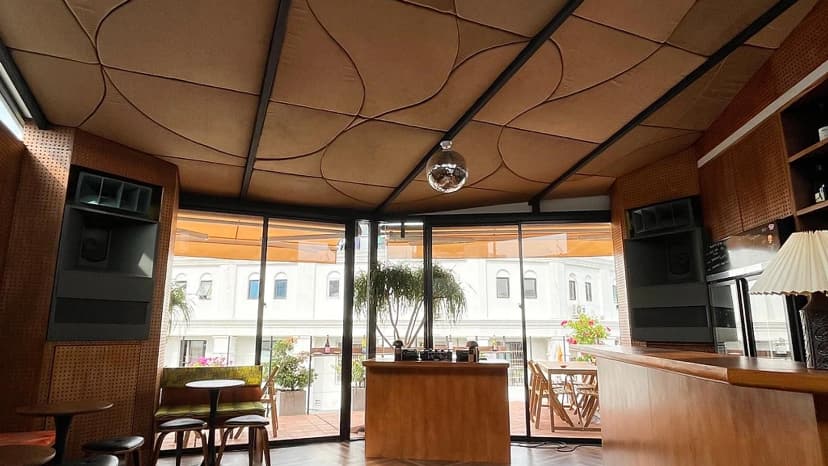 Salon Kiku Outlasted Bangkok's Most Famous Molam Bar From One Floor Up