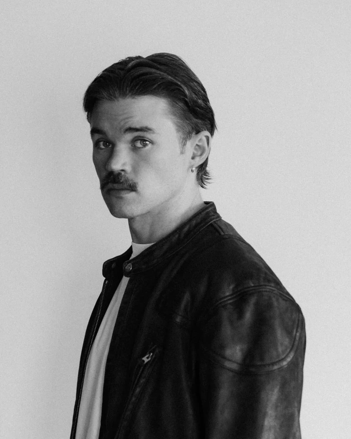 Dom Dolla closing out the Amp Stage at DGTL Amsterdam 2026, unleashing groove house anthems to the Sunday night crowd at 21:00