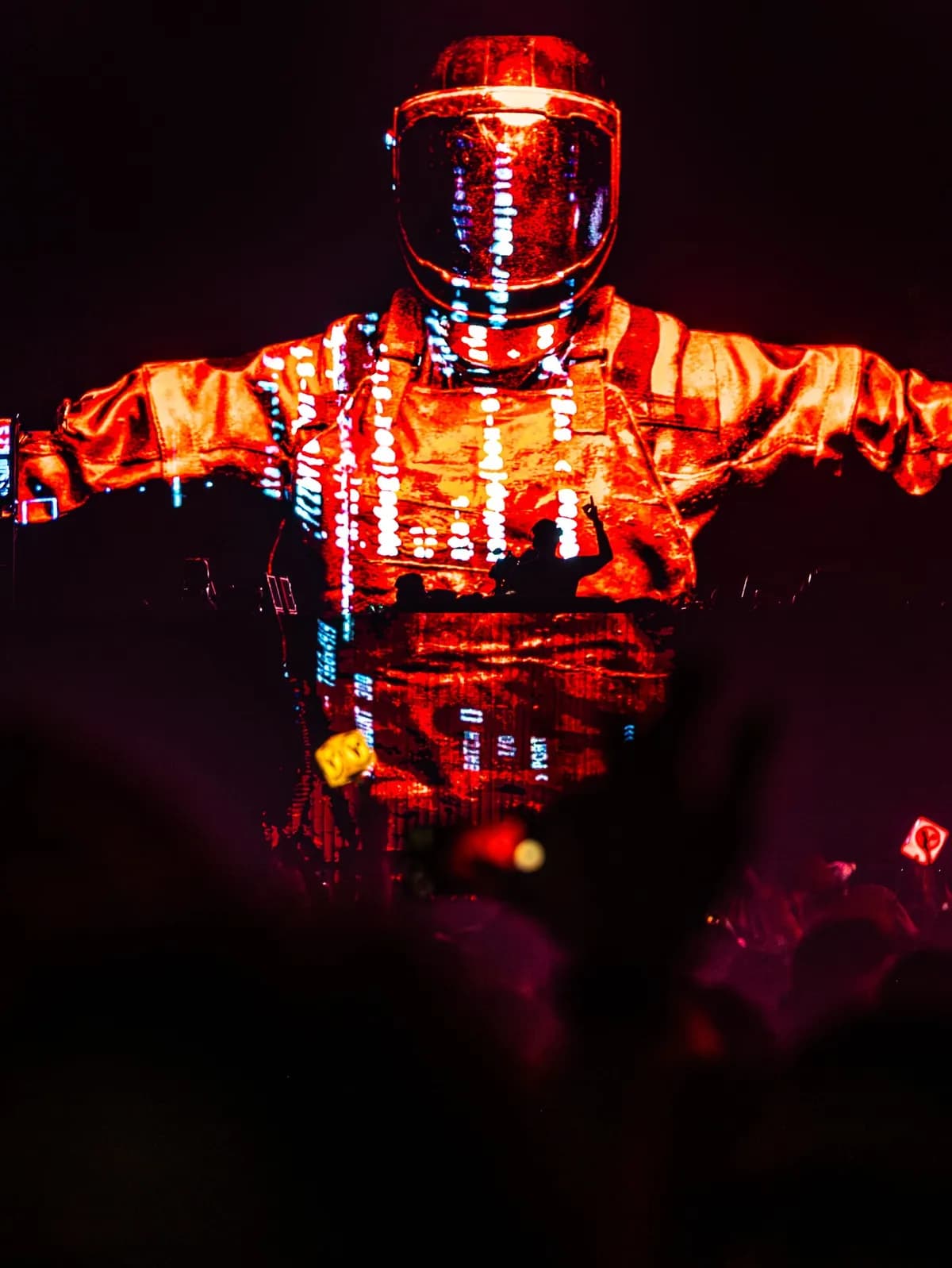 Prydz ignites Ultra 2026. Seamless IDs flow from Pryda's hypnotic waves to Cirez D's raw techno edge. Miami nights redefinred.