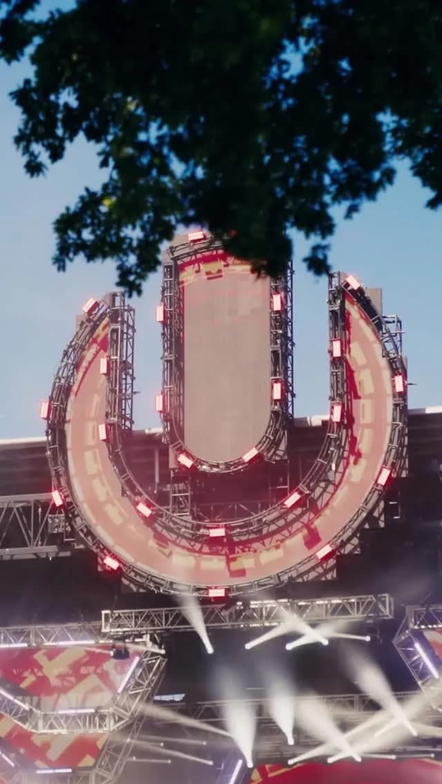 Dennis Cruz alongside Seth Troxler at Ultra Miami 2026