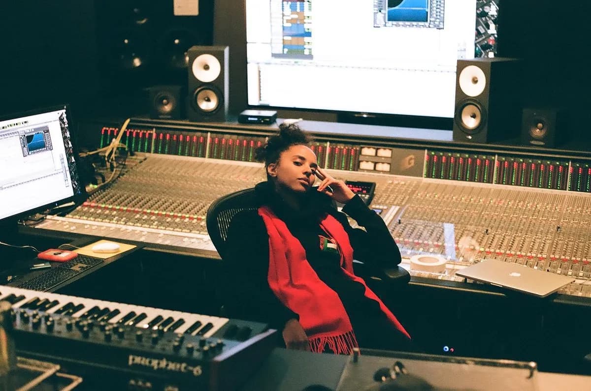 Self-taught, working class, Eritrean-rooted, and operating entirely outside the industry pipeline. The music made the argument for her.