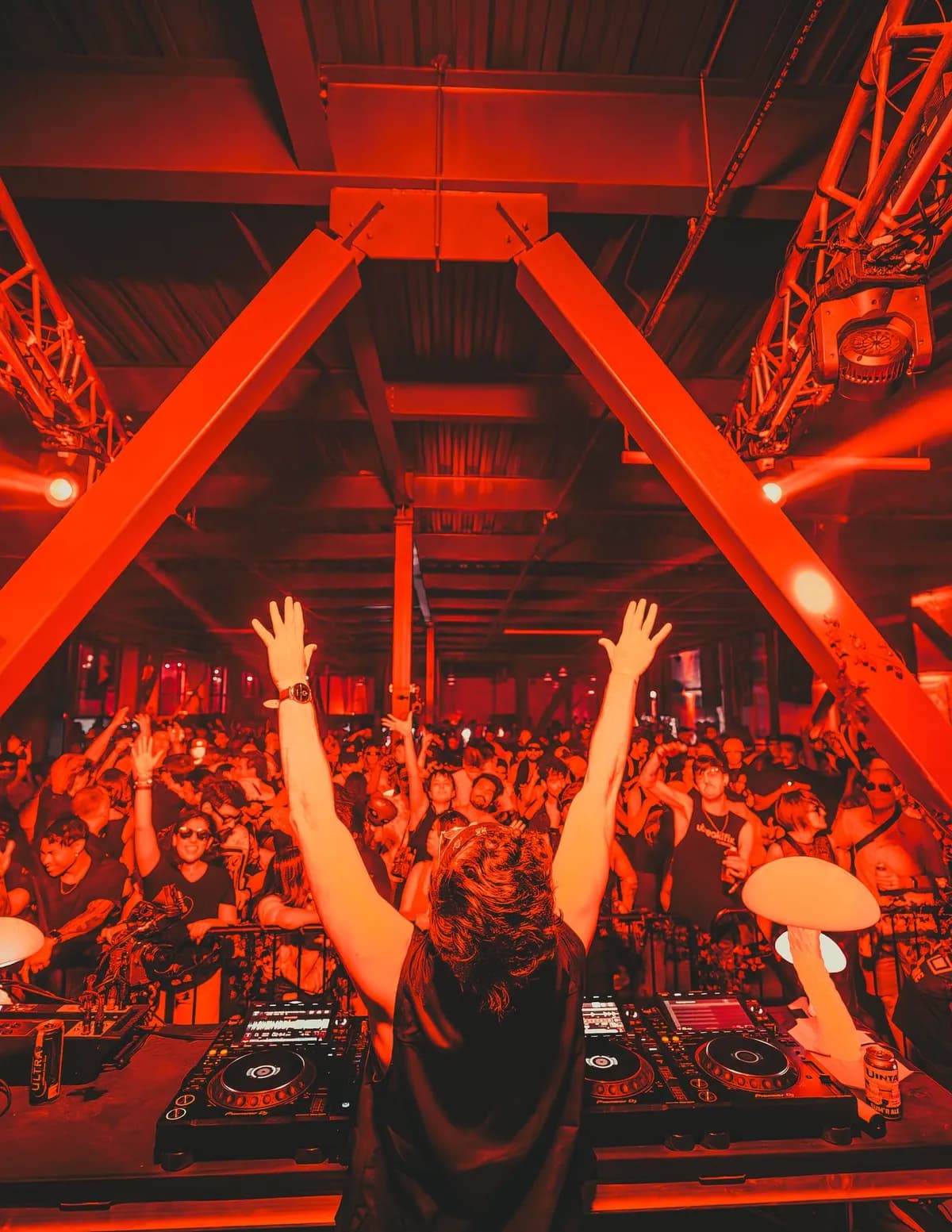 A room full of people recognizing a vocal they grew up with over a bassline they have never heard before.
