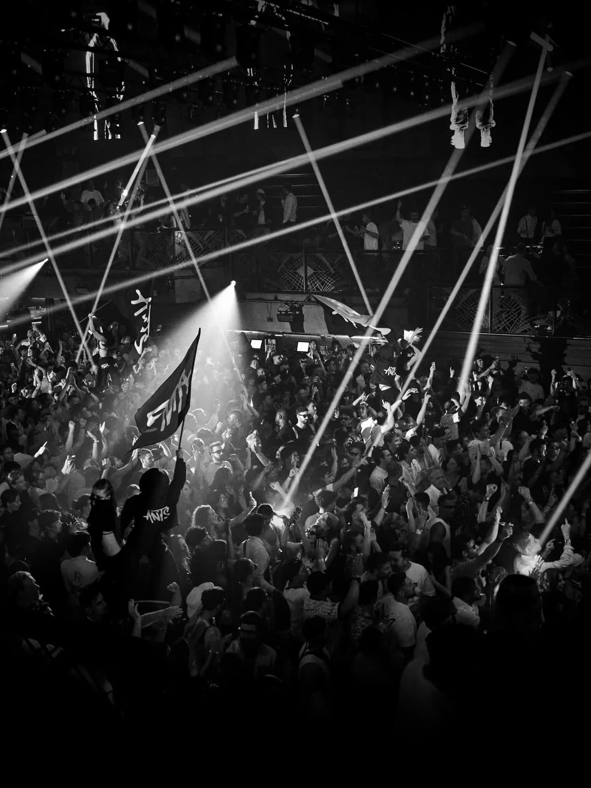 Hands up, lasers on, everyone's locked in. That's the UNVRS effect for you.