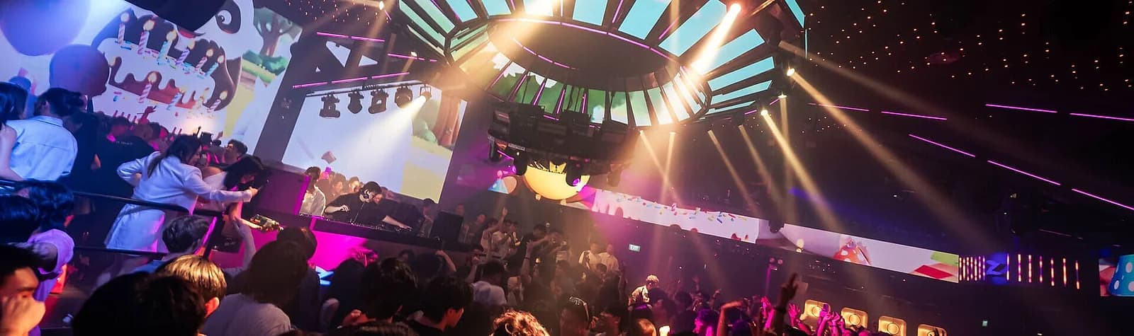 Zouk's Main Room, Singapore, mid-set. Cover here runs S$25 to S$80 depending on the night.