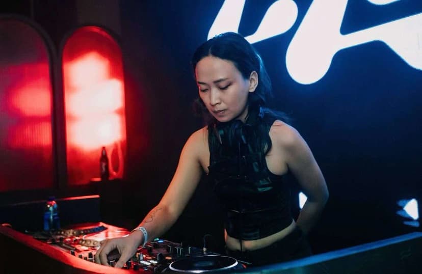 LnHD Learned to DJ in Yangon's Underground. Her Techno Now Plays Phnom Penh and Berlin