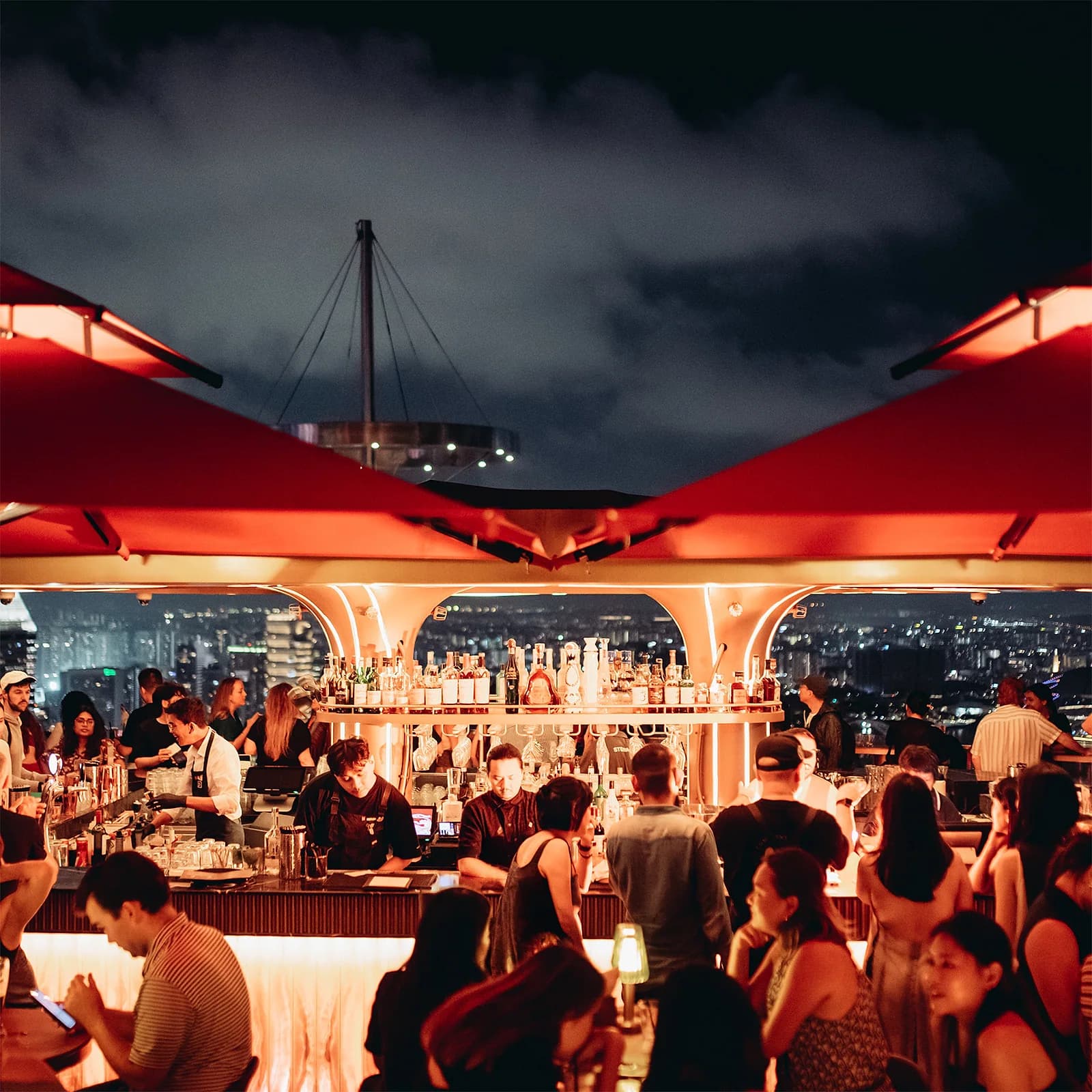 CÉ LA VI's rooftop SkyBar on the 57th floor of Marina Bay Sands, mid-service.