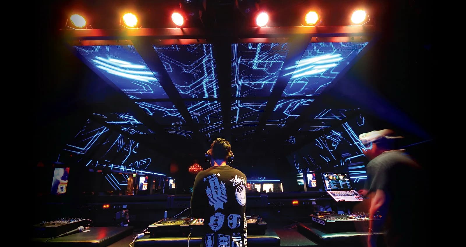 Article cover: Thailand's Visa and Nightlife Rules: What Clubbing Tourists Need to Know in 2026