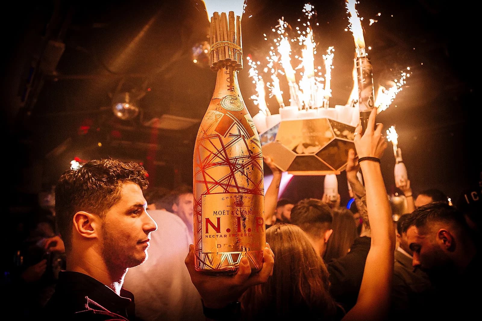 How Much to Tip at Savaya and Other Clubs in Southeast Asia