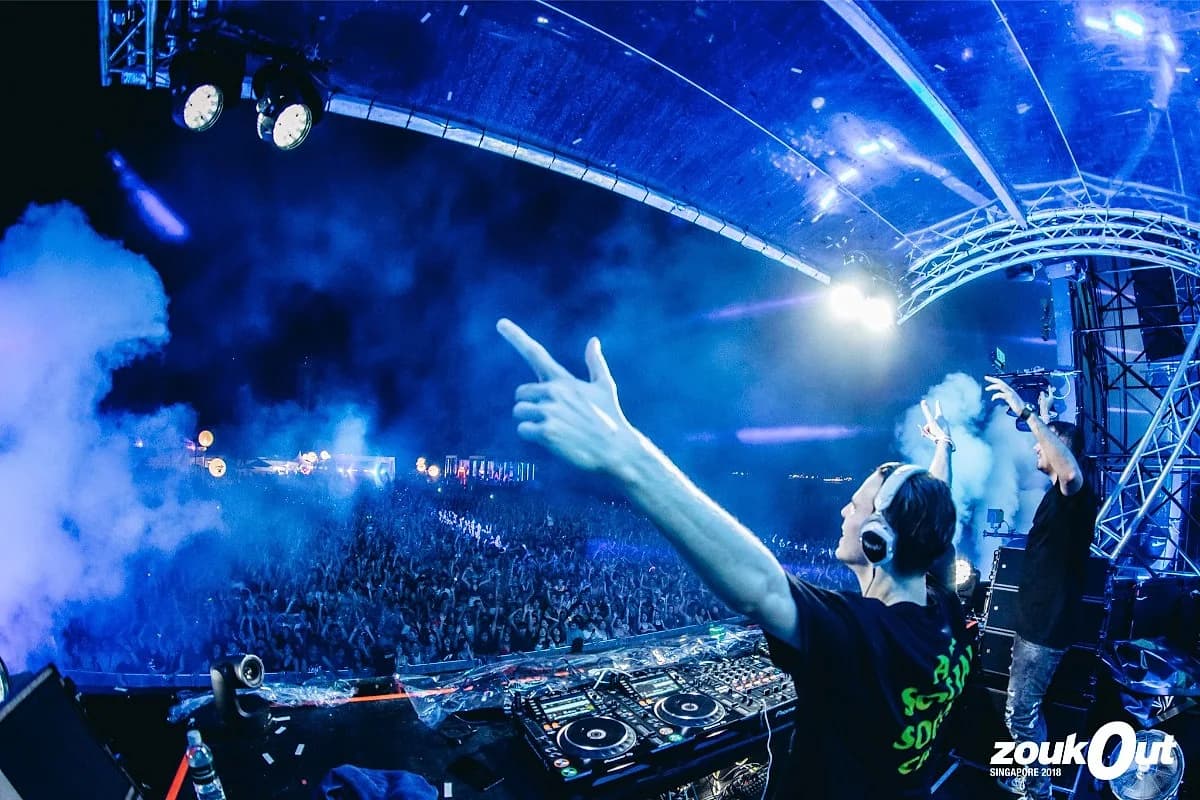 The view from the decks over the crowd at ZoukOut 2018.